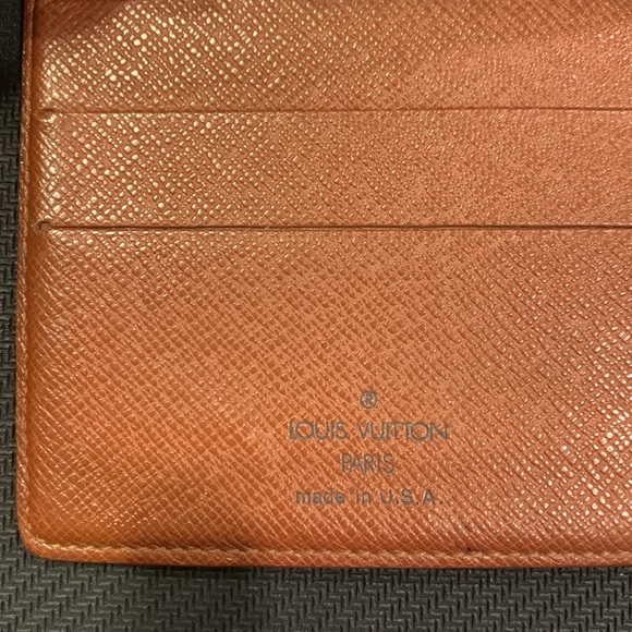 Louis Vuitton Marco Wallet - Picture 10 of 11